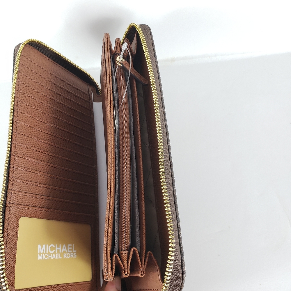 MICHAEL KORS LARGE ZIP A ROUND MK BROWN WALLET - Picture 8 of 12